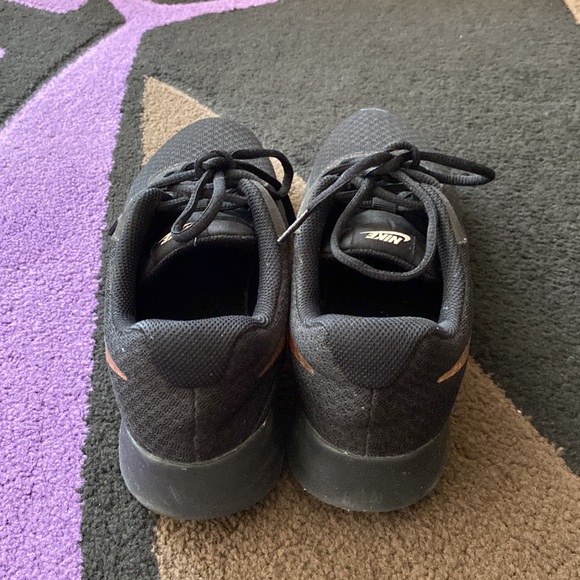 Nike used shoes in good condition size 8 - Picture 3 of 5